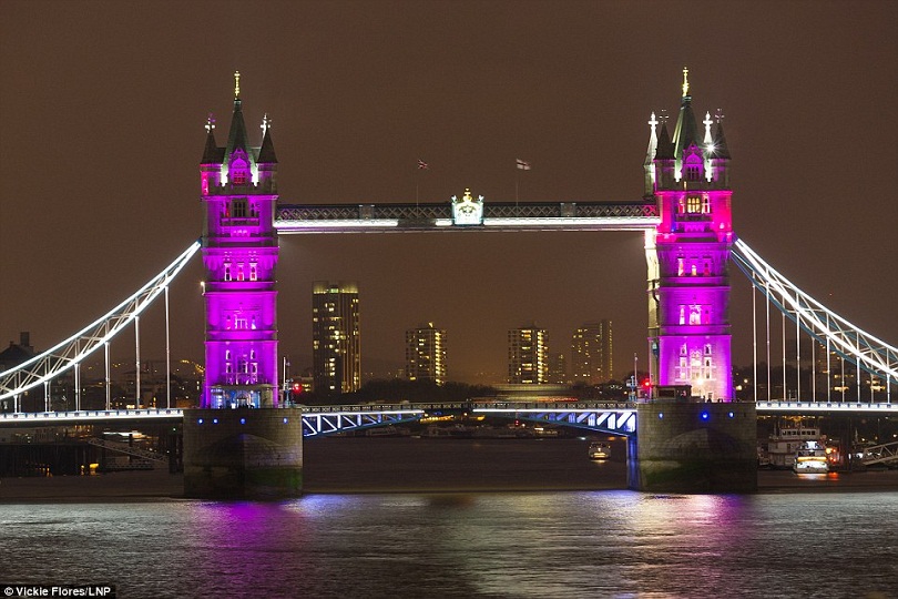 Tower Bridge turns pink for #RoyalBaby announcement at Approach PR, award winning agency from Ilkley, West Yorkshire